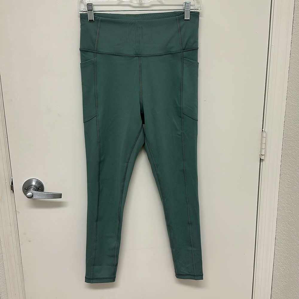 Victoria’s Secret soft leggings, size 10 color olive